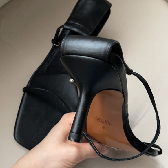 ❌SOLD❌NEW ZARA MINIMALIST HEELED LEATHER SANDALS SIZE 10(41) - Picture 11 of 11